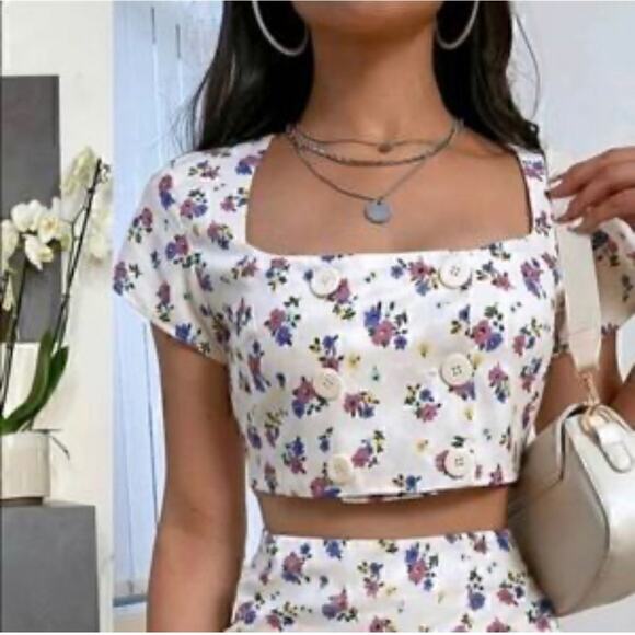 Zara Women’s Floral Button Front Square Neck Crop Top Size Medium - Picture 2 of 7